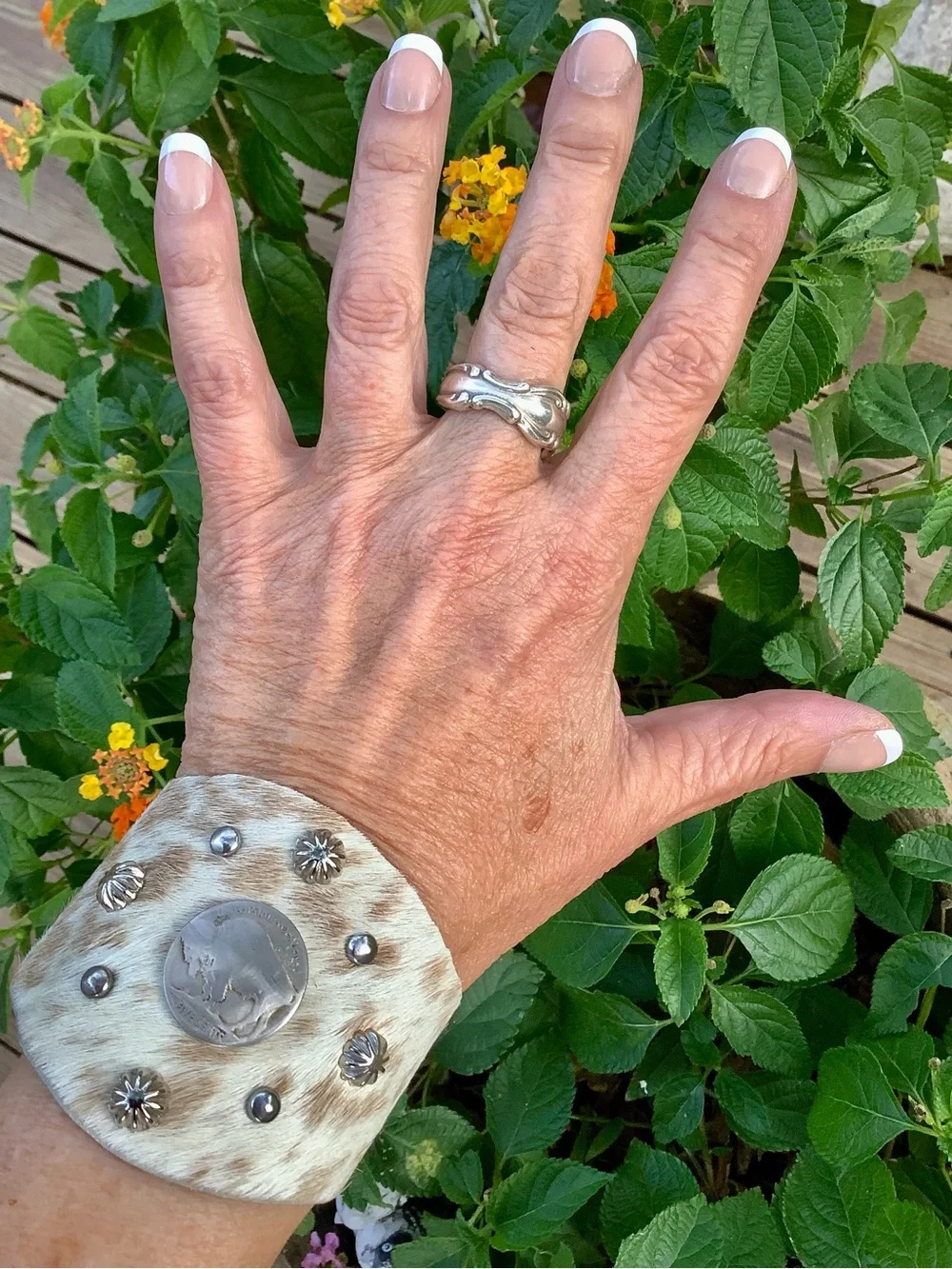 Hair on cowhide cuff( adjustable 6-7 1/2”)